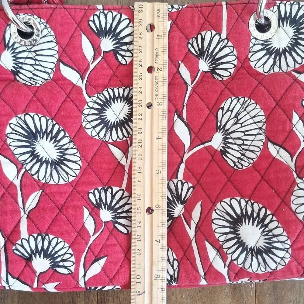 Vera Bradley Sophie Bag Deco Daisy Red White Black Floral Quilted Shoulder Bag